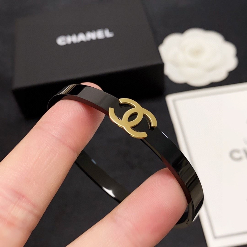 Ch**el bracelets